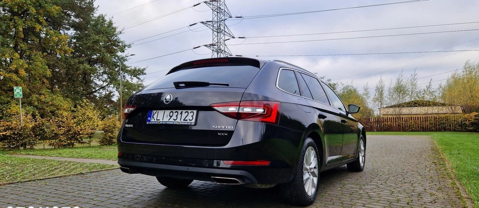 Skoda Superb cena 89800 przebieg: 144000, rok produkcji 2017 z Warszawa małe 742